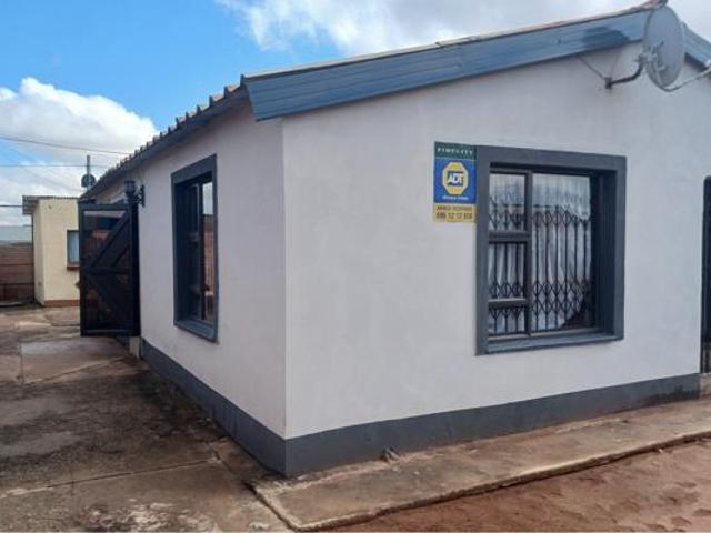 2 Bedroom House in Roodepan