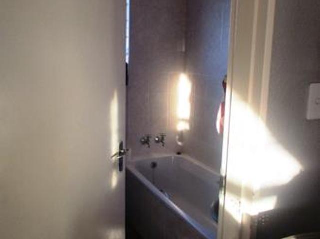 2 Bedroom House in Roodepan