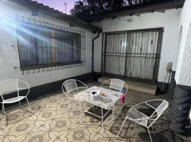 2 Bedroom House in Roodepoort Central