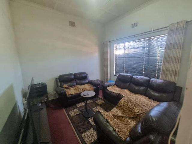 2 Bedroom House in Roodepoort Central