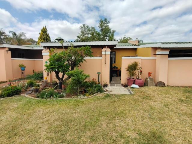2 Bedroom House in Rooiberg