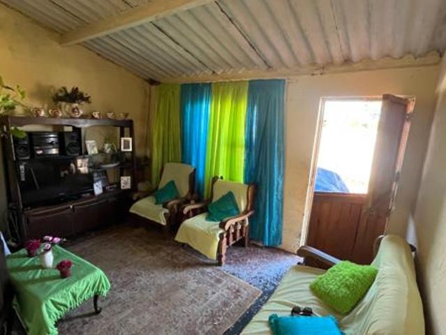 2 Bedroom House in Rosedale