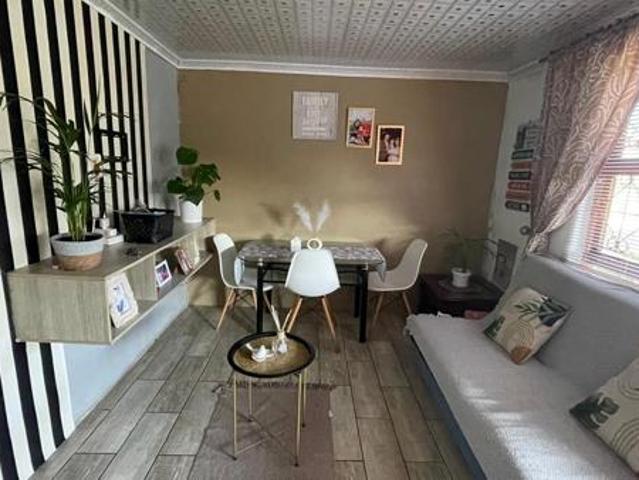 2 Bedroom House in Rosedale