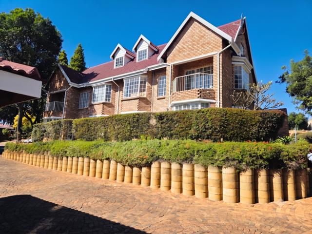 2 Bedroom House in Radiokop