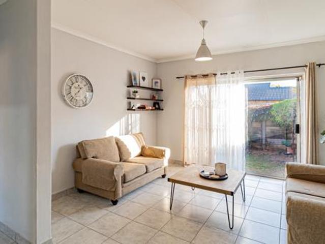 2 Bedroom House in Radiokop