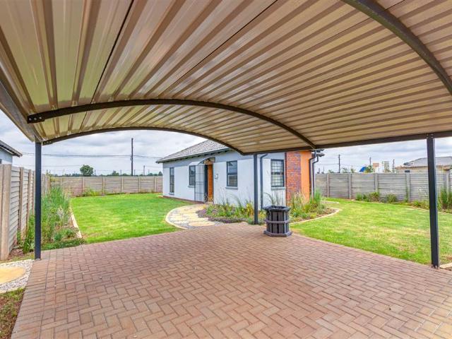 2 Bedroom House in Randfontein Central