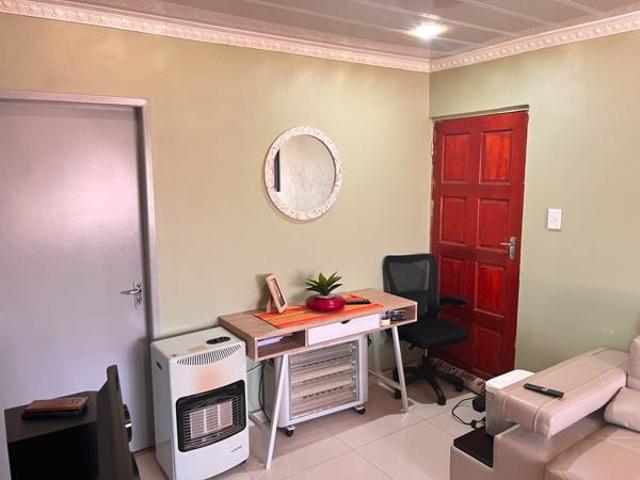 2 Bedroom House in Randfontein Central