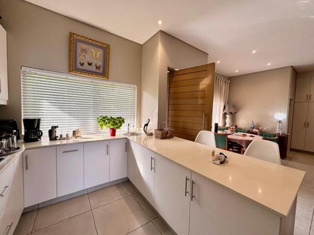 2 Bedroom House in Renishaw Hills