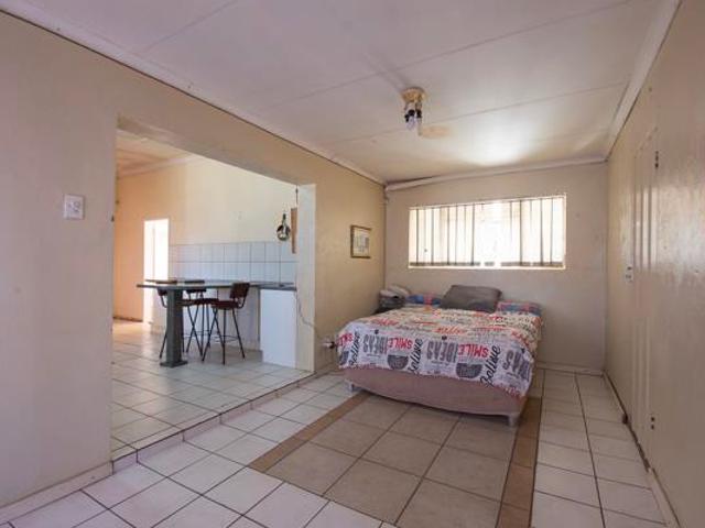 2 Bedroom House in Rensburg