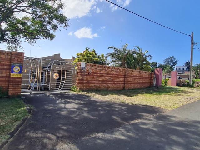 2 Bedroom House in Riverhorse Valley
