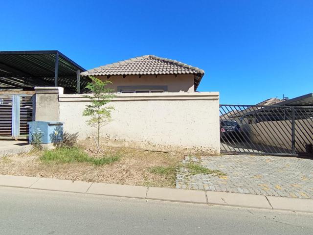 2 Bedroom House in Riverside View