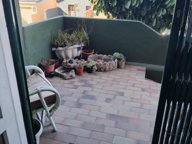 2 Bedroom House in Richmond Hill