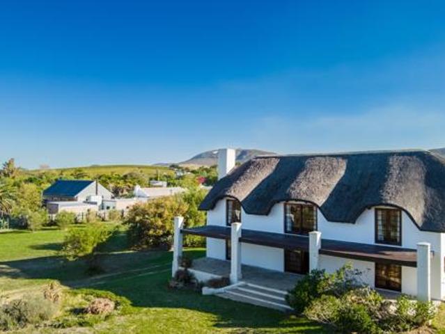 2 Bedroom House in Riebeek Kasteel