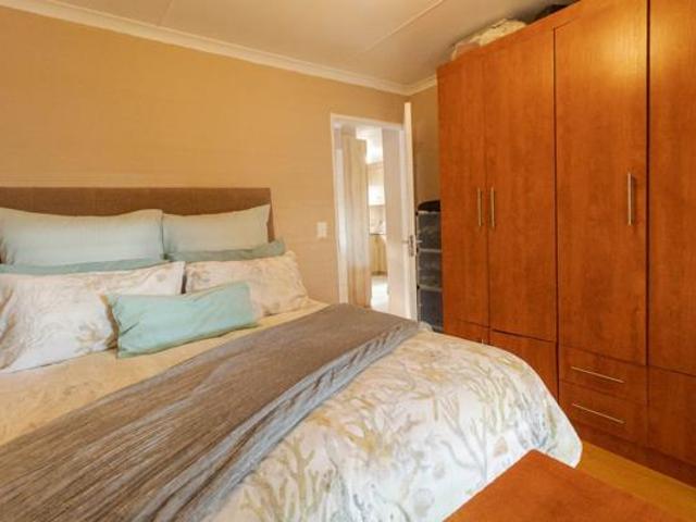 2 Bedroom House in Ruyterwacht