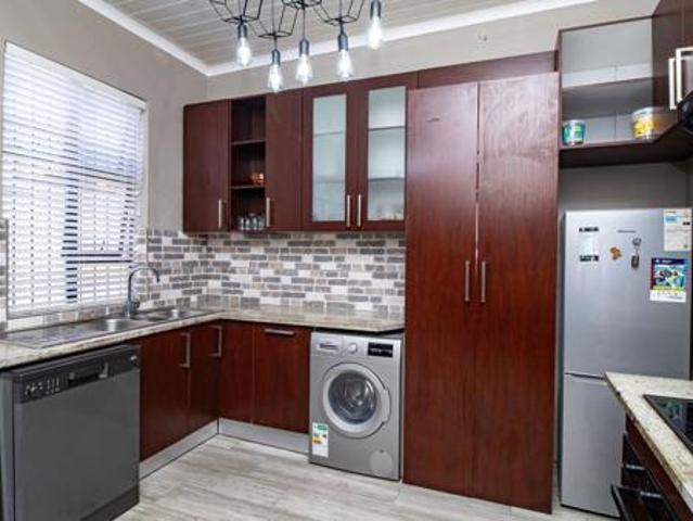 2 Bedroom House in Rugby