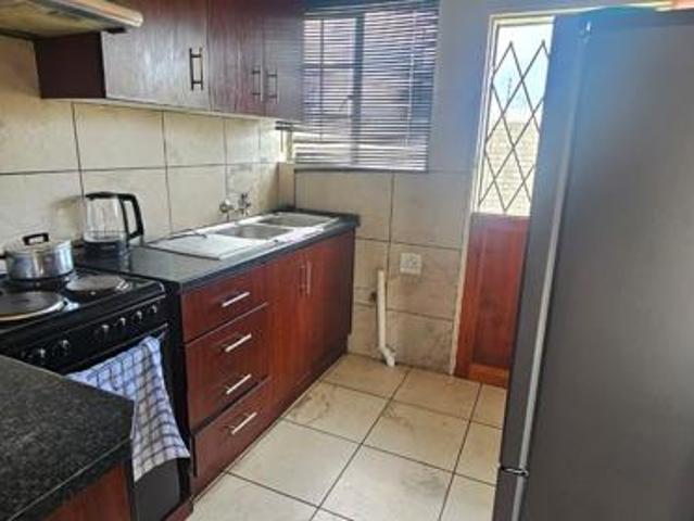2 Bedroom House in Waterkloof East