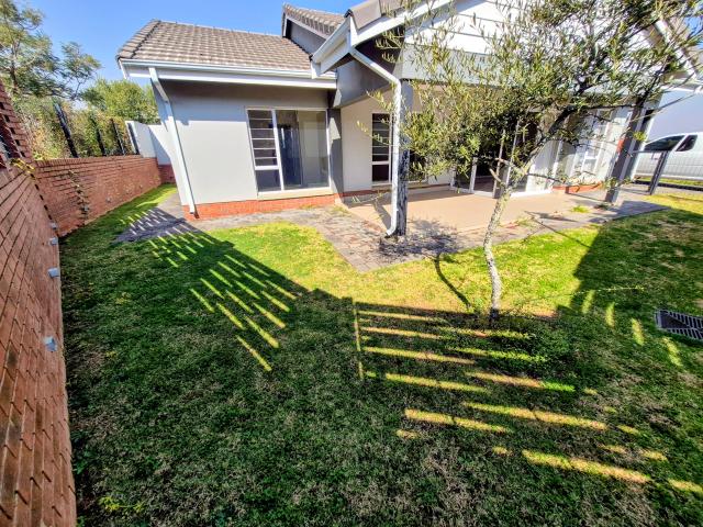 2 Bedroom House in Waterkloof Ridge