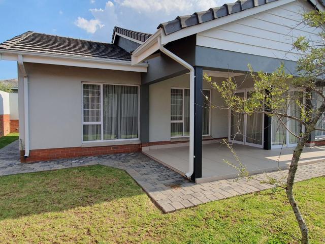 2 Bedroom House in Waterkloof Ridge