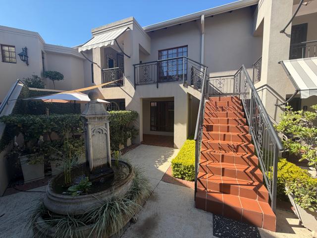 2 Bedroom House in Waterkloof Ridge