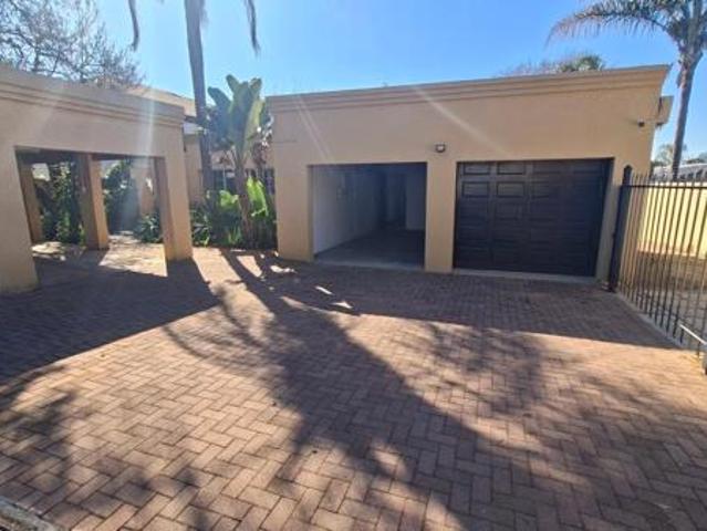 2 Bedroom House in Waterkloof Ridge