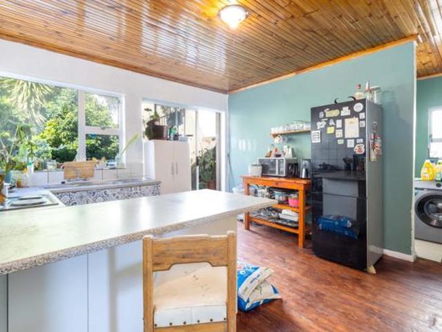 2 Bedroom House in Walmer Estate