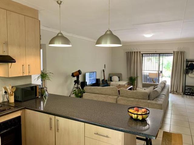 2 Bedroom House in Weltevreden Park