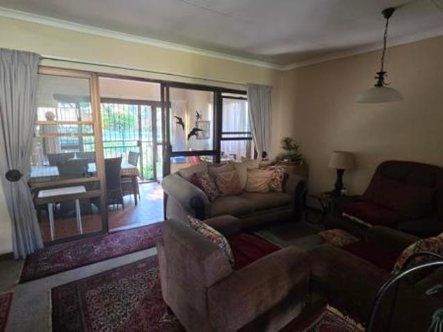 2 Bedroom House in West Acres Ext 13