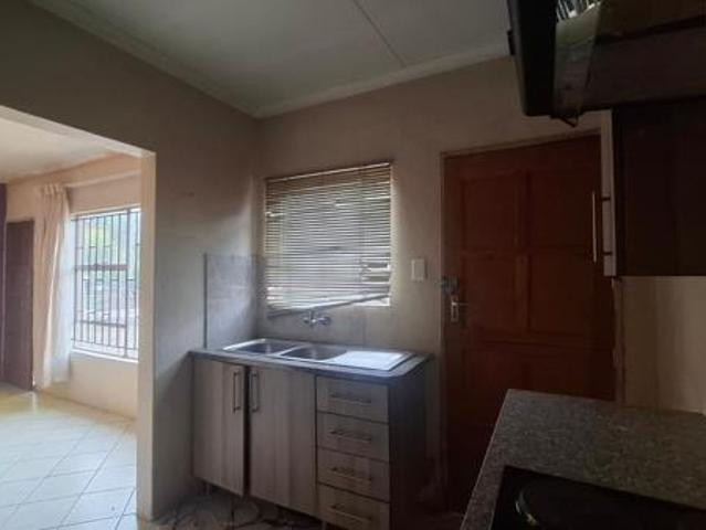 2 Bedroom House in West Acres Ext 13