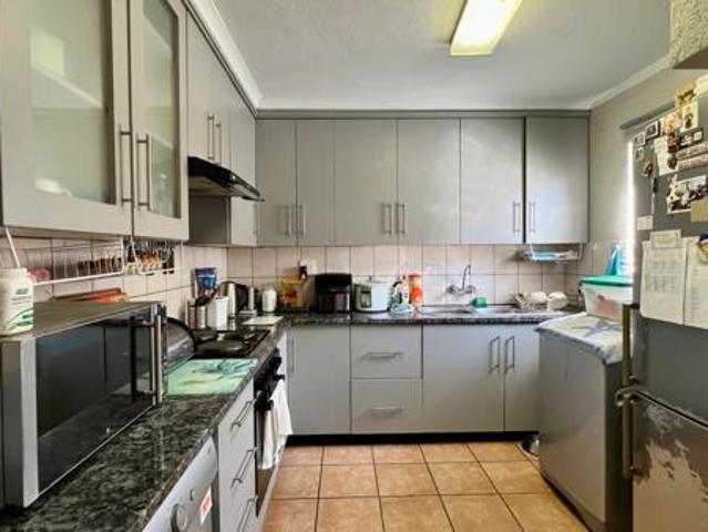2 Bedroom House in West Acres Ext 42