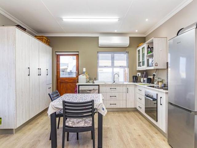 2 Bedroom House in West Bank