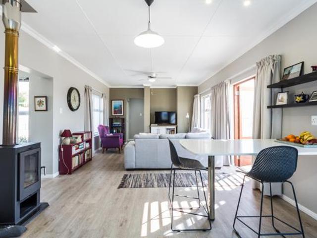 2 Bedroom House in West Bank