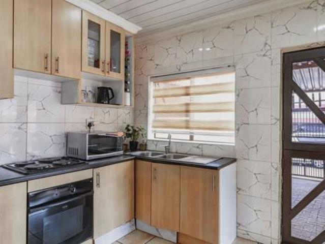 2 Bedroom House in Westbury