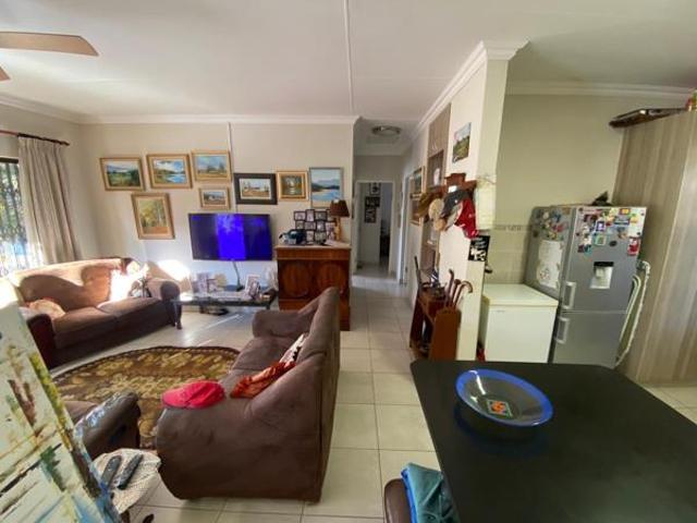 2 Bedroom House in White River Central
