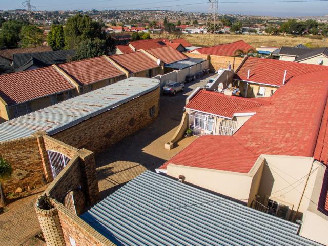 2 Bedroom House in Witpoortjie