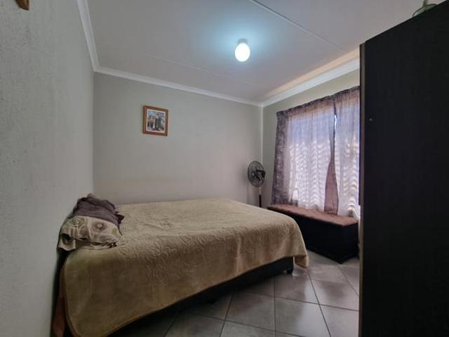 2 Bedroom House in Witpoortjie