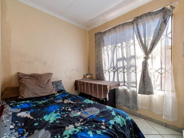 2 Bedroom House in Witpoortjie
