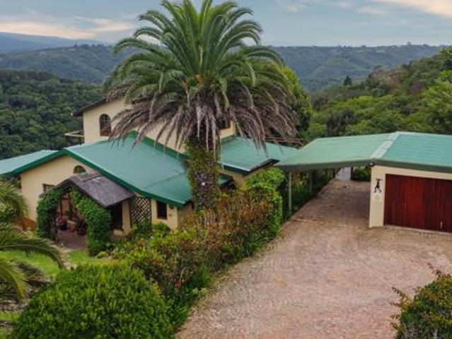 2 Bedroom House in Wilderness Heights