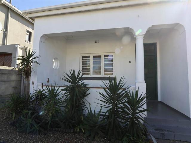 2 Bedroom House in Wynberg