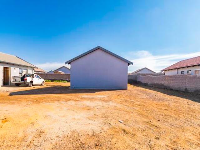 2 Bedroom House in Toekomsrus
