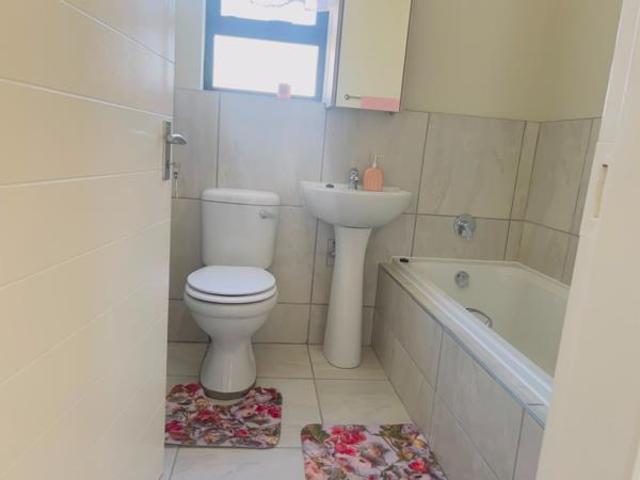 2 Bedroom House in Toekomsrus