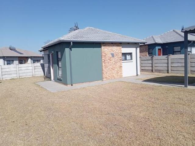 2 Bedroom House in Toekomsrus