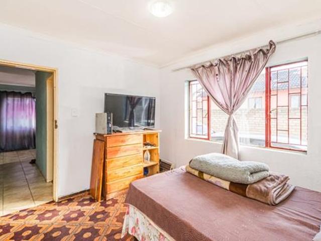 2 Bedroom House in Toekomsrus