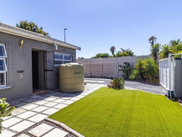 2 Bedroom House in Table View