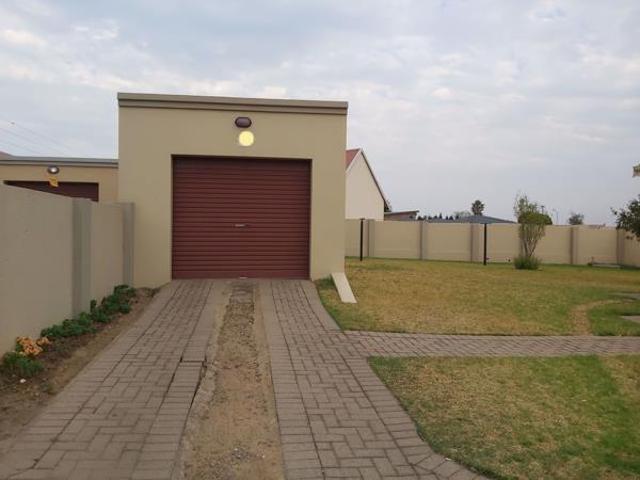 2 Bedroom House in Tasbet Park