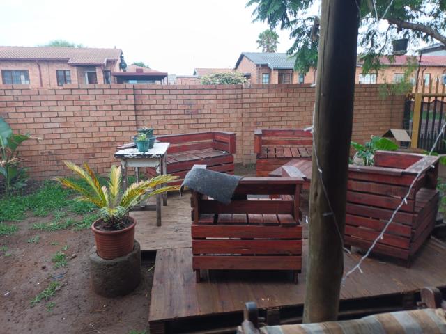 2 Bedroom House in Tasbet Park