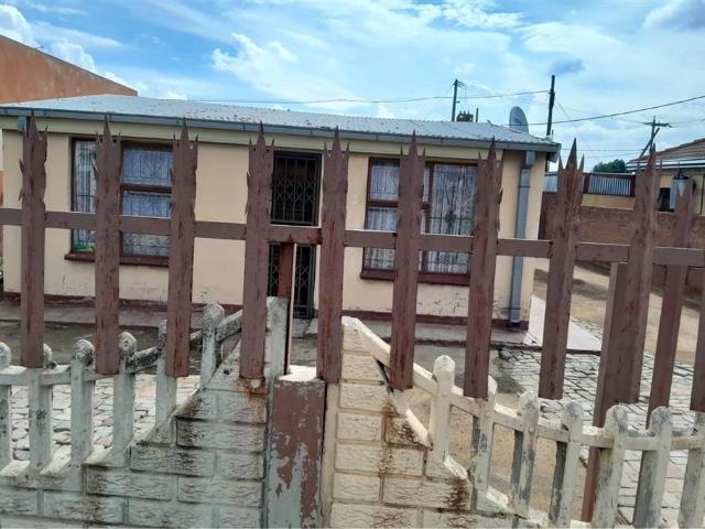 2 Bedroom House in Thabong