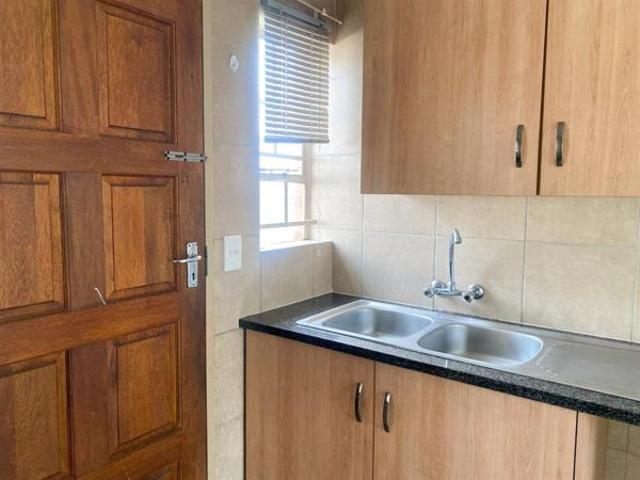 2 Bedroom House in Thatch Hill Estate
