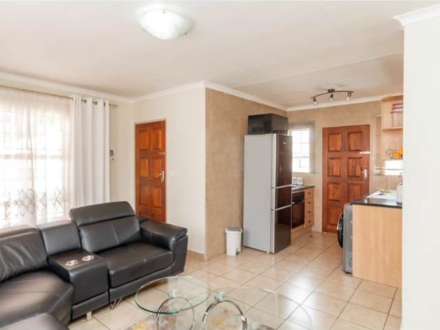 2 Bedroom House in Thatch Hill Estate