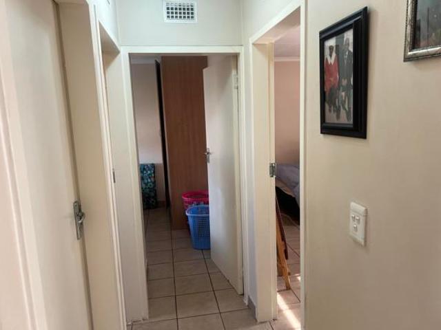 2 Bedroom House in Thatch Hill Estate