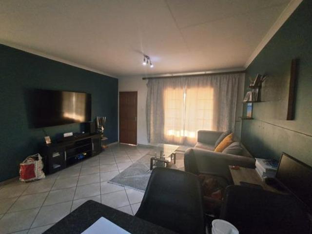 2 Bedroom House in The Reeds